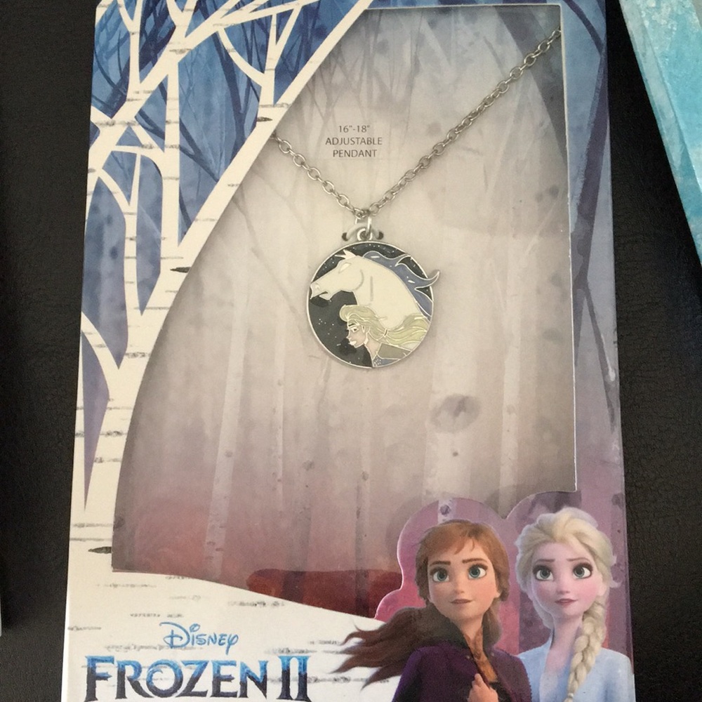 Disney Frozen II Elsa & White Horse Portrait Penda